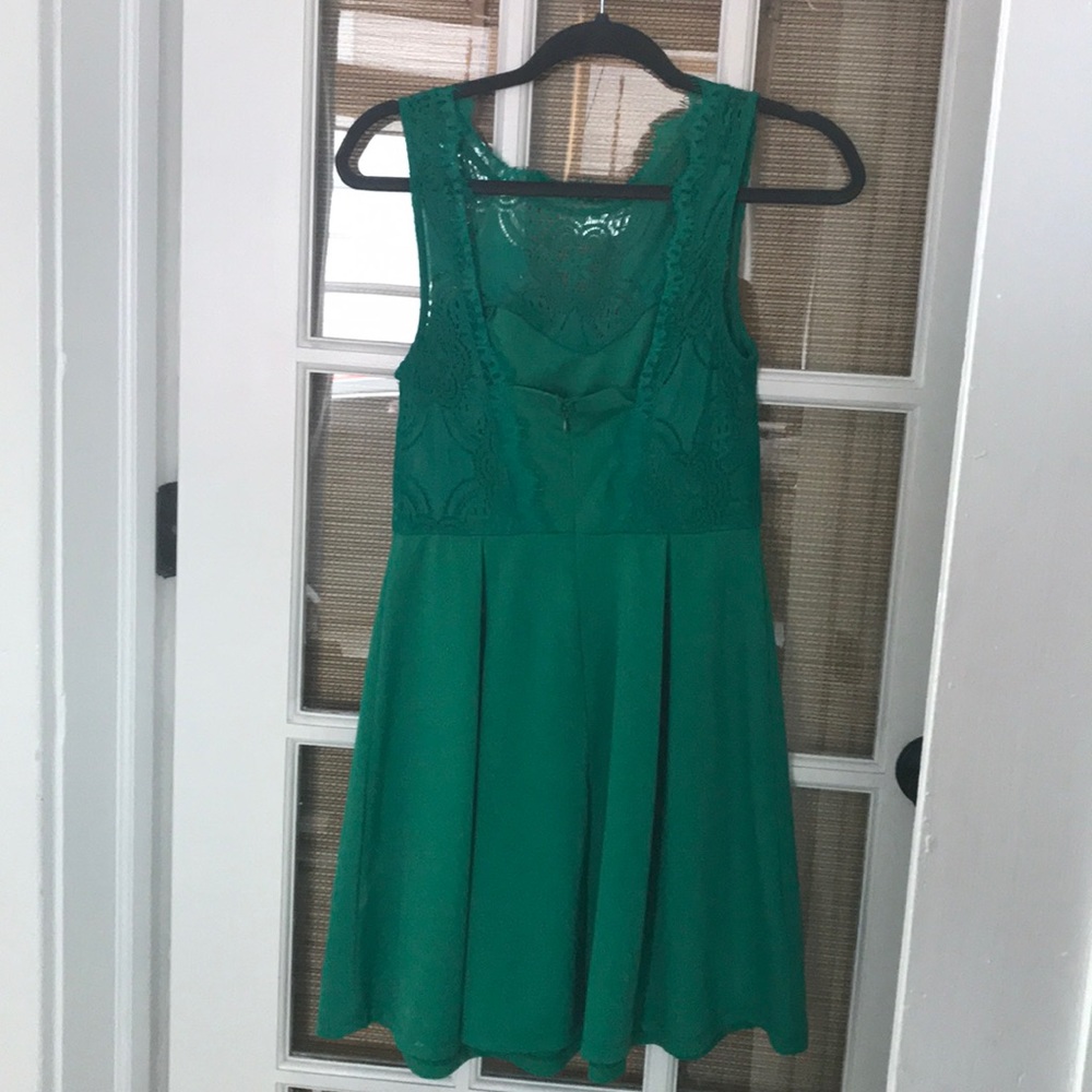 Spring dress - Picture 2 of 3